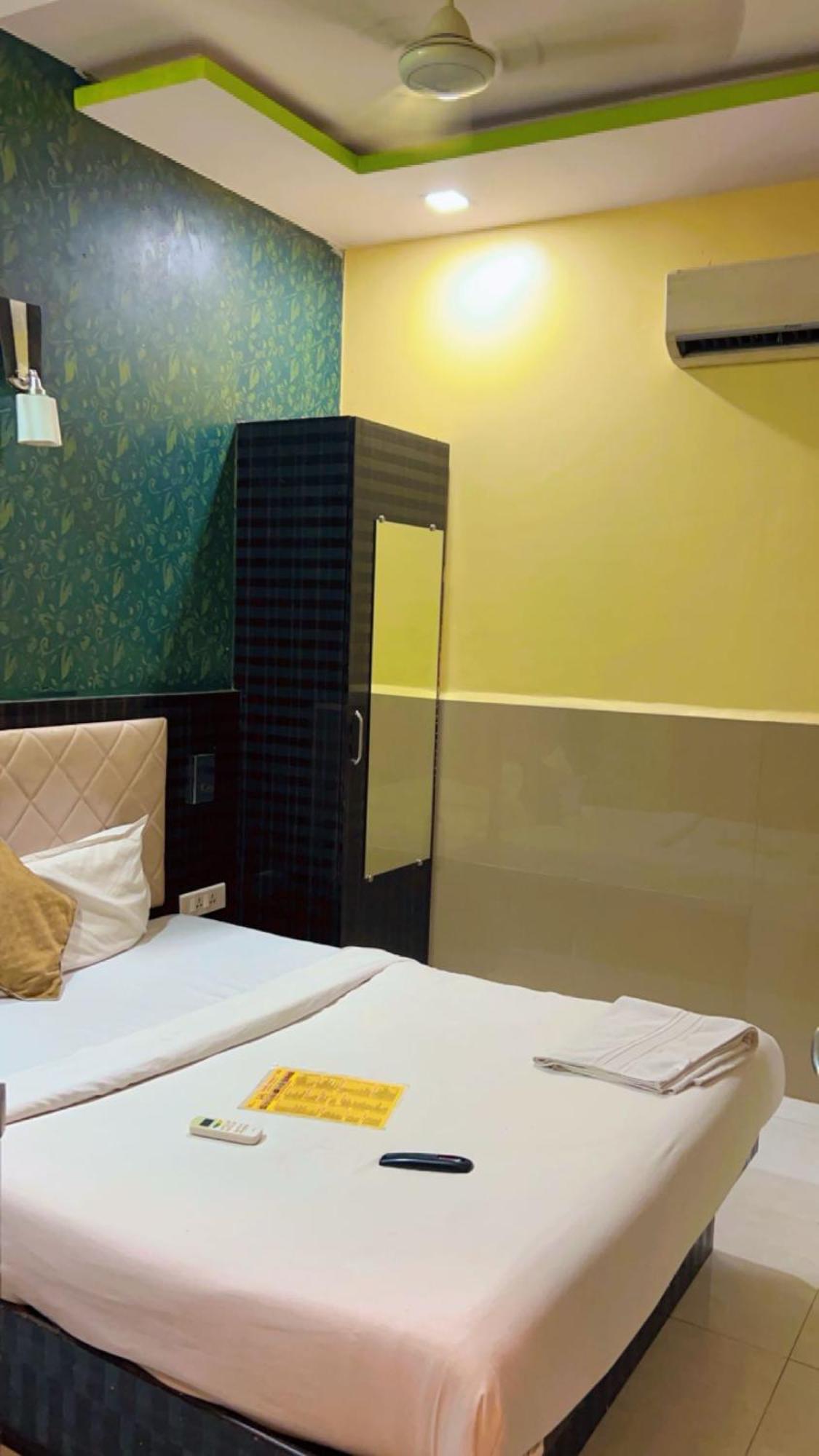 Hotel Avenue Near T-2 International Airport Mumbai Dış mekan fotoğraf