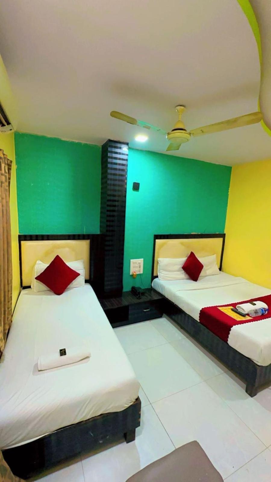 Hotel Avenue Near T-2 International Airport Mumbai Dış mekan fotoğraf