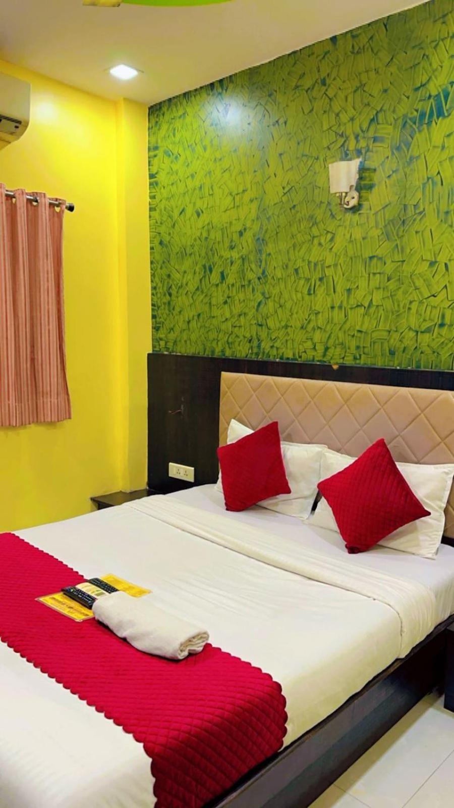 Hotel Avenue Near T-2 International Airport Mumbai Dış mekan fotoğraf